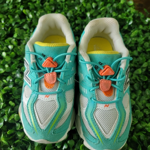 New Balance 9060 Kids' Aqua and Lemon Sneakers - Picture 4 of 7